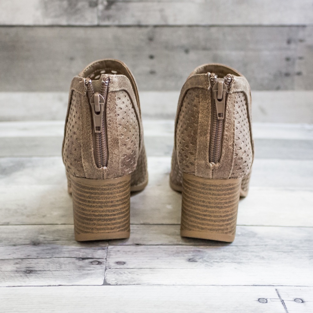 'Florence’ Booties. - Picture 3 of 4